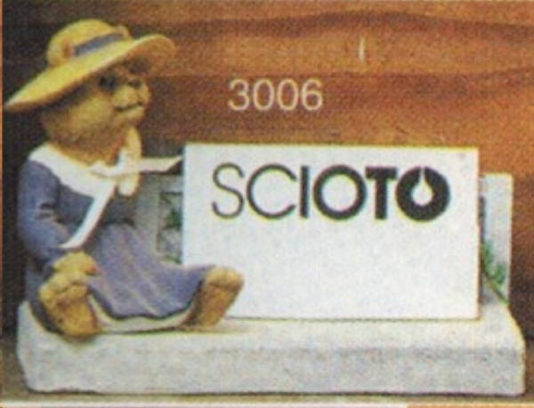 Teddy Bear Cardholder – Teddy-Visitenkartenhalter – 16 x 6,3 x 10,5 cm – Schrühware