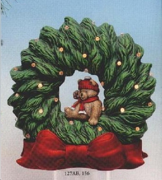 Kranz auf Schleife mit Teddy zum Beleuchten – 29 cm hoch – Schrühware