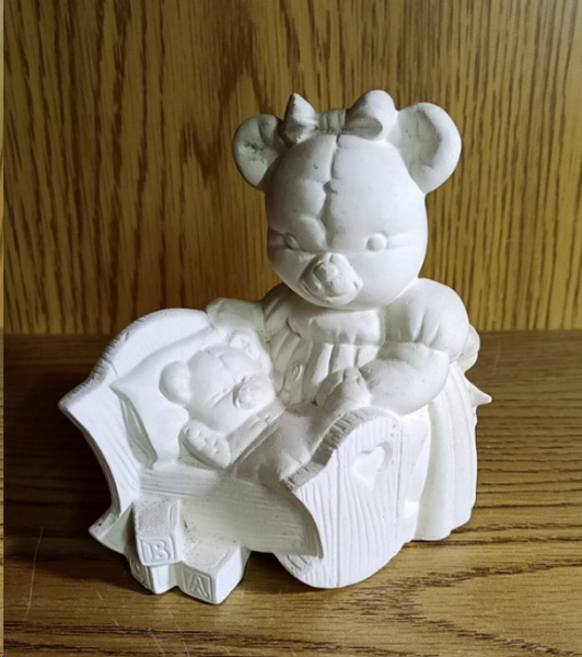 Teddy-Mama mit Wiege – 11 x 11,5 x 6 cm – Schrühware – Restbestand – Sonderangebot