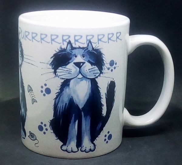 Keramik-Tasse  - Becher mit Wunschname – Rundum-Motiv: Katzen – Alley Cat