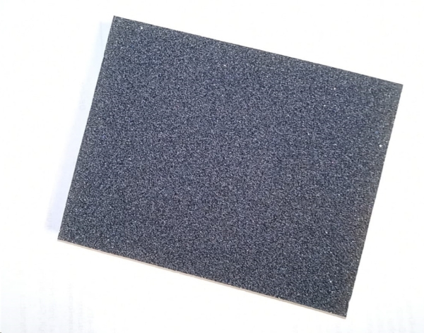 Schleifschwamm – fein – 120er-Körnung -  12,5 x 9,5 x 1 cm – zum Glätten / Schleifen von Roh- und Schrühware Schleifschwamm – fein – 120er-Körnung -  12,5 x 9,5 x 1 cm – zum Glätten / Schleifen von Roh- und Schrühware