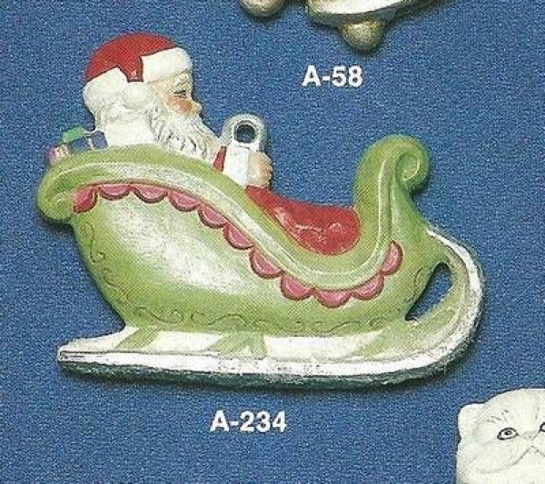 ALBERTAS–Gießform – neu – Santa im Schlitten – Hänger – 9,2 cm – Design auf Vorder-​ und Rückseite