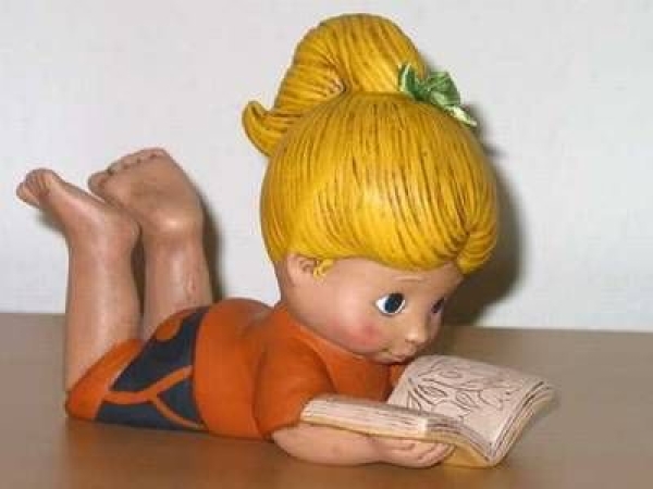 DONAS-Gießform - neu – Mädchen mit Buch – 15 cm lang - USA