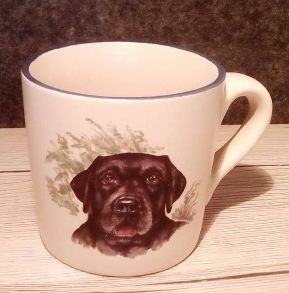 Keramik-Tasse - Becher mit Wunschname – Motiv: 1 x Hund – Black Labrador
