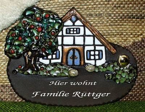 Klingelschild -Türschild mit eingebauter Messingklingel – Fachwerkhaus – 20 x 14 cm – sehr aufwändige Töpferarbeit – Unikat