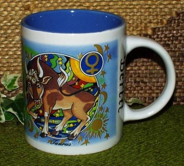 Kaffeebecher mit Namen - innen dunkelblau - Sternzeichenmotiv Stier