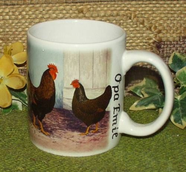 Keramik-Tasse - Becher mit Wunschname – Rundum-Motiv: Hühner
