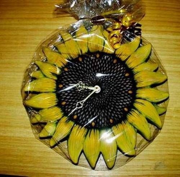 Sonnenblumen-Uhr aus Keramik – inkl. Uhrwerk und Zeiger - 28 cm Durchmesser - Handarbeit – Ihre Wünsche werden gerne berücksichtigt!