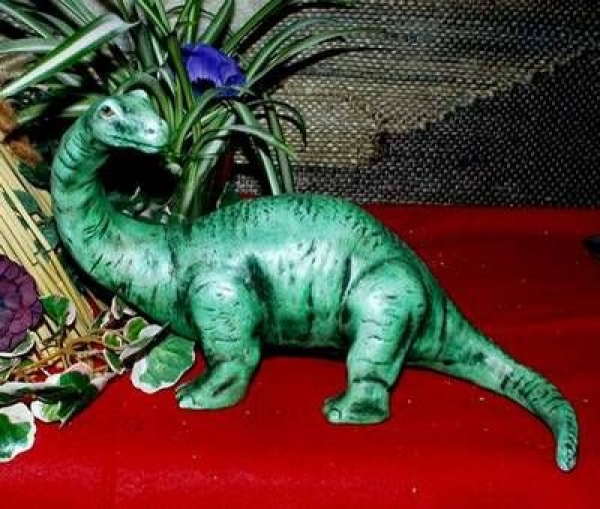 Dino aus Keramik – Unikat – 26 cm lang - 17,5 cm hoch – Handarbeit