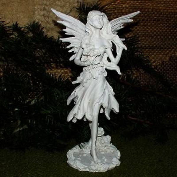 Elfe – zierlich mit vielen Details aus Polyresan – 23 cm hoch –  gute Verarbeitung Elfe – zierlich mit vielen Details aus Polyresan – 23 cm hoch –  gute Verarbeitung