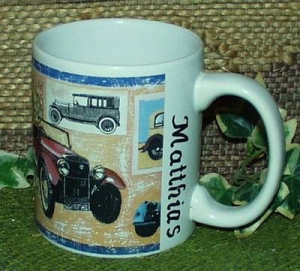Keramik-Tasse - Becher mit Wunschname – 1 Rundum-Motiv – Autos