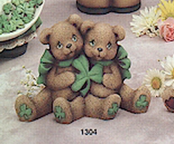 Irish Cuddle Bears – 17 cm breit – Schrühware