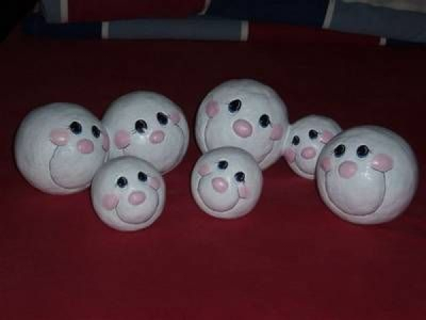 Schneebälle im 7er-Set – je 6 bis 9 cm Ø – Schrühware