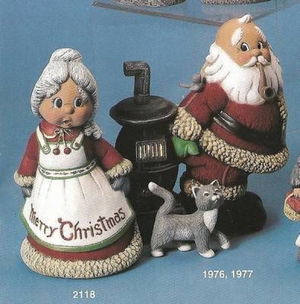 Mr und Mrs Claus mit Ofen und Katze - ohne Schrift – Schrühware