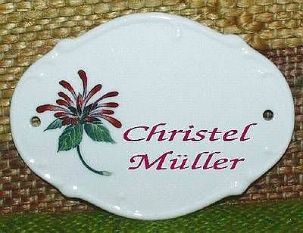 Porzellan-Türschild – Blüte – 11,2 x 8,5 cm – Text: max. 3 Zeilen mit je 5 Buchstaben – Handarbeit – Unikat