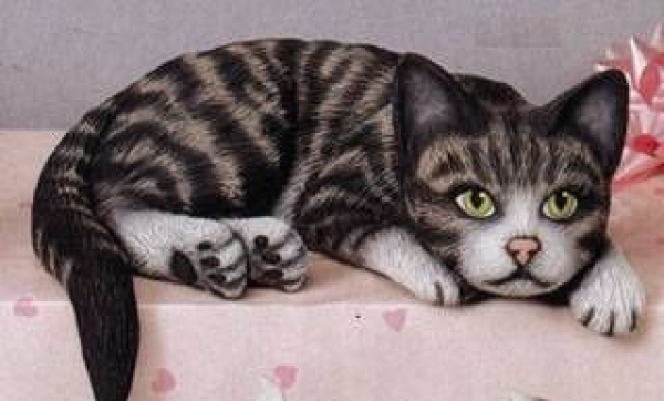 Regalkatze liegend – 25 cm lang - Schrühware