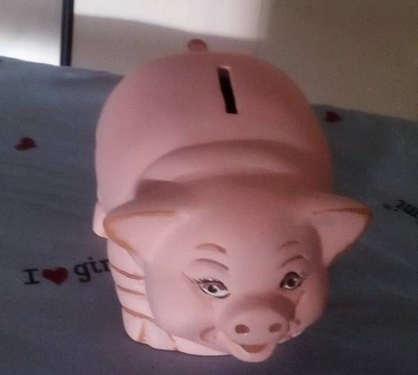 Sparschwein mit Metallschloss und Schlüssel – 9,5 cm hoch – 17 cm lang – Schrühware