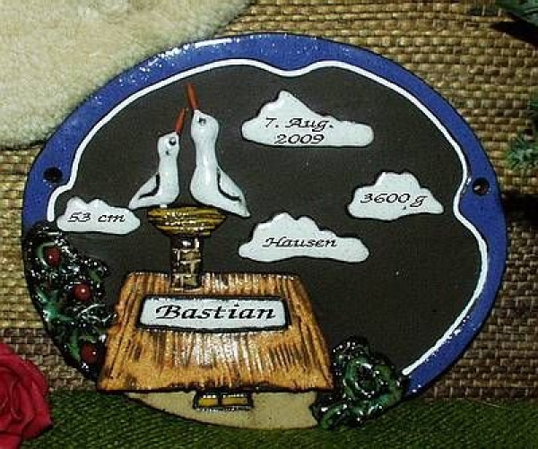 Töpfer-Schild zur Geburt – Storchennest blau – 20 x 16,5 cm – Reliefbild – sehr aufwändige Handarbeit