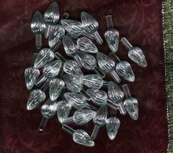 Tannenbaumstecker groß – transparent – für Lochdurchmesser 5 mm – DISC – Stückpreis Tannenbaumstecker groß – transparent – für Lochdurchmesser 5 mm – DISC – Stückpreis