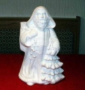 Weihnachtsmann mit Tannenbaum – 26,3 cm hoch - Schrühware