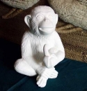 Affe mit Banane - 19 cm hoch - Schrühware