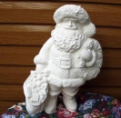 Weihnachtsmann mit Kranz – 51 cm hoch - Schrühware