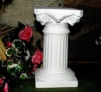Säule mit Putten – 20 cm hoch – Schrühware