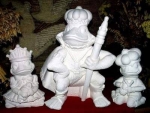 Froschkönig mit Prinz und Prinzessin  im 3er-Set – bis 40 cm hoch - Schrühware
