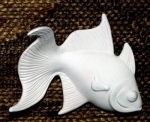 kleiner Goldfisch für die Wand – 13,34 x 10,8 cm - Schrühware