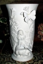 Elfenvase mit Schmetterling – 24,4 cm hoch – Schrühware