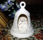 Glocke mit Heiliger Familie – 12 cm hoch - Schrühware