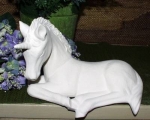 Schlafendes Regaleinhorn - 21 cm lang - Schrühware