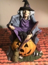 Hexe auf Kürbis zum Beleuchten – 27 cm hoch – bemalte Keramik - Handarbeit - Ihre Wünsche werden gerne berücksichtigt!