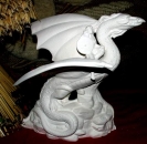 Protector of Innocence - Hüter der Unschuld – mit Kämpferin -  27,5 cm hoch – Schrühware