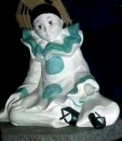 Pierrot – sitzend groß - 28 cm - Schrühware