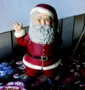 Weihnachtsmann mit offenem Sack - Santa - bemalte Keramik - Unikat von Geschenke Kriese