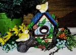 Vogelhaus mit 2 Vögeln - 19 cm hoch - Schrühware