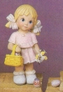 Oster-Mädchen mit Korb – 15 cm hoch – Schrühware