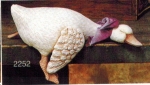 Regal-Ente – schlafend – 21,5 cm lang – bemalte Keramik - Handarbeit - Ihre Wünsche werden gerne berücksichtigt!