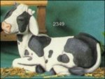 Liegende Kuh mit geschlossenen Augen – 21,5 x 13,5 cm – Schrühware