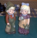 Zavori - Kinder – Paar mit Eimer und Gießkanne – je 27 cm hoch – Schrühware