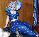 Mädchen - Sommertag - 18 cm hoch - Schrühware