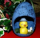 Ausgeschnittenes Ei mit Küken - 13 cm hoch - Schrühware