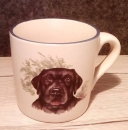 Keramik-Tasse - Becher mit Wunschname – Motiv: 1 x Hund – Black Labrador