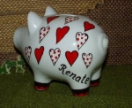 Sparschwein mit roten Herzen - inkl. Stopfen - 16 x 10,5 x 12 cm – gerne auch mit kurzem Text