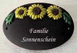 Keramik-Türschild – drei gelbe Blüten - 14,5 x 9,6 cm - Schriftfeld dunkelbraun – Handarbeit