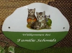 Keramik-Türschild – Katzen – 16,5 x 12 cm - Schriftfeld olivgrün – Handarbeit