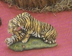 Tiger mit Jungem - 16,5 x 10,5 cm - Schrühware