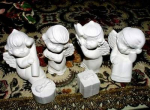 Engel und Päckchen im 6er-Set – bis ca. 6,35 cm  – Schrühware