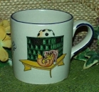 Keramik-Tasse - Becher mit Wunschtext – Motiv: 1 x Katze am Kamin